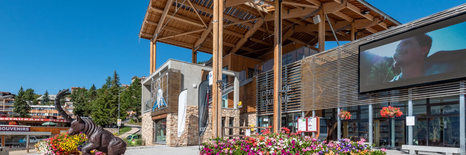 Toeristenbureau in de zomer