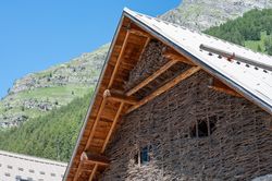 Braided gable wall (© Gilles Baron)