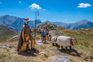 Le Monde des 6 Lacs (© Gilles Baron) Le Monde des 6 Lacs (© Gilles Baron)