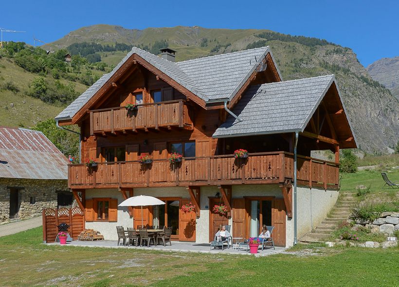 Vue de l’extérieur chalet de  Pont Peyron La Marmotte