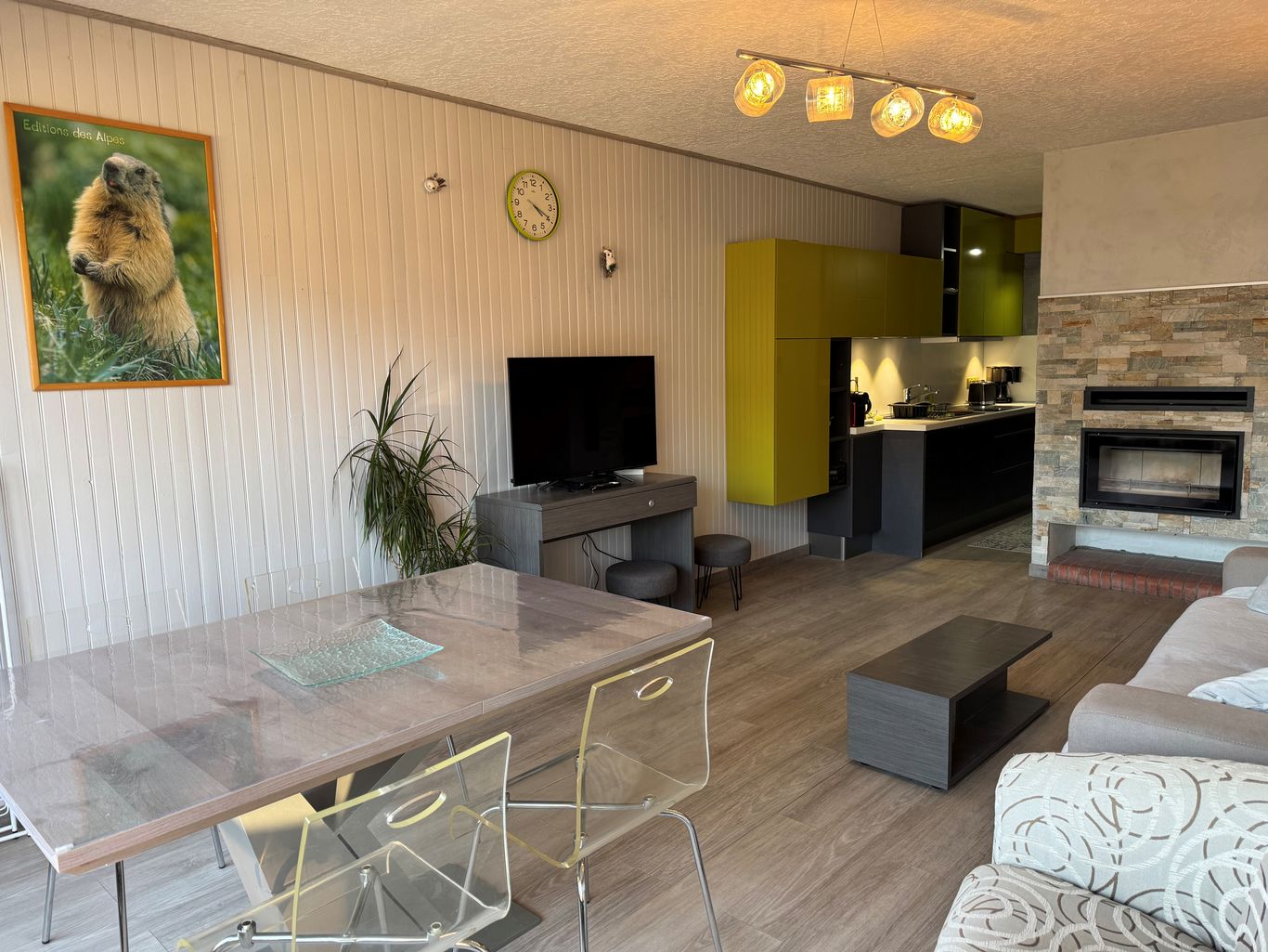 Appartement 2 pièces 4 personnes Queyrelet 1 entrée C2_Orcières - © Baile