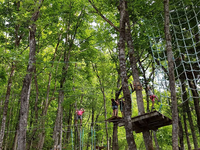 Parcours aventure à la base de loisirs d'Orcières - © Marie Perrier