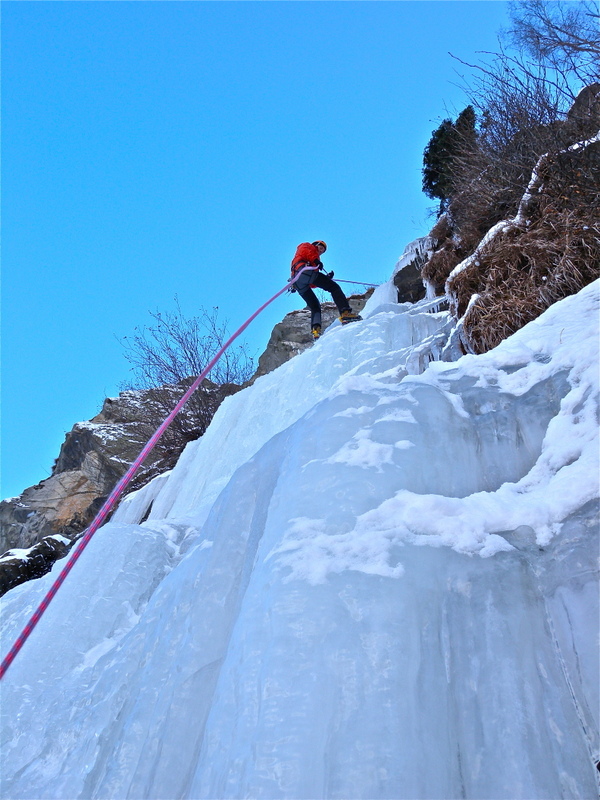 Cascade de glace - Bureau des guides du Champsaur - © Bureau des guides du Champsaur